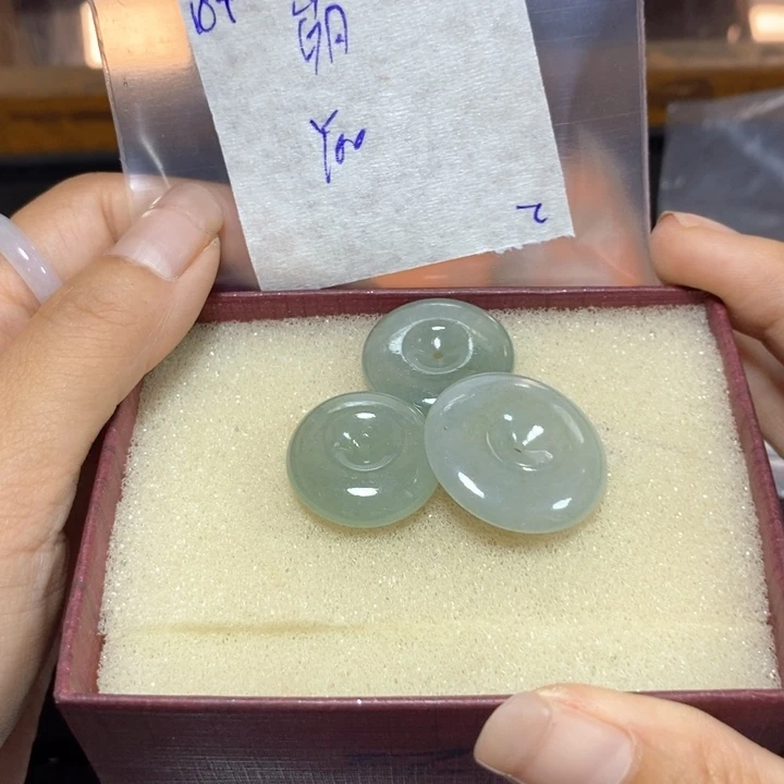 岁***浅定制翡翠未镶嵌不退