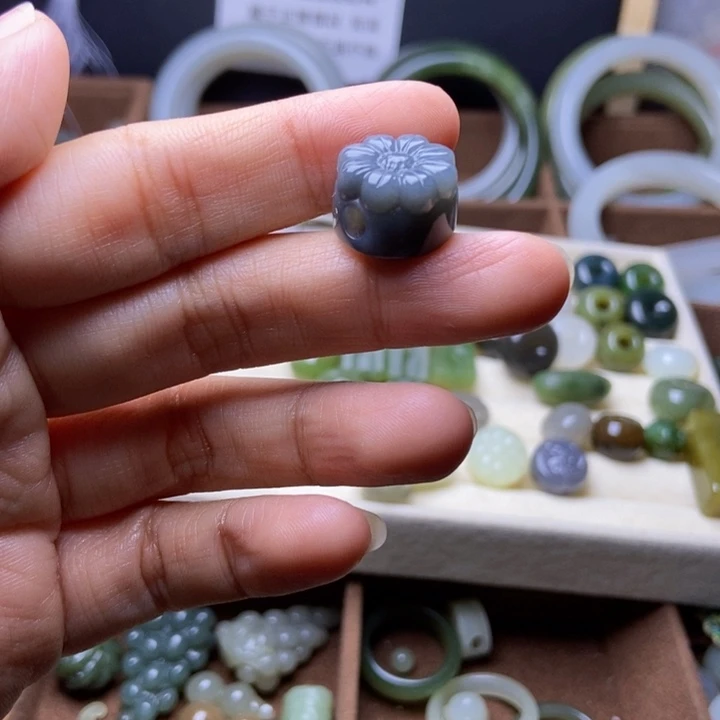 超***才和田玉未镶嵌颈饰