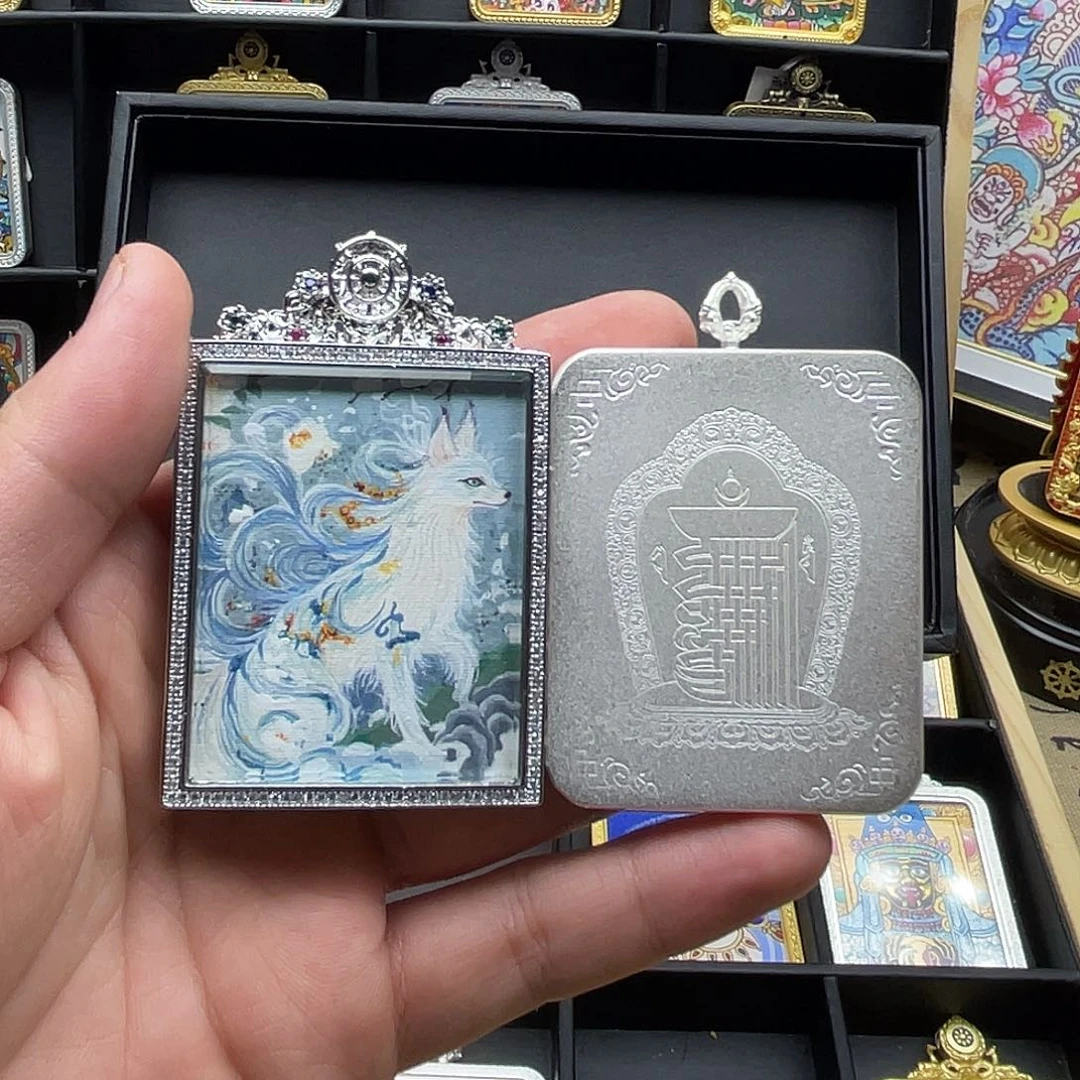 露***r吊坠纯手绘小九配银钛钢壳子