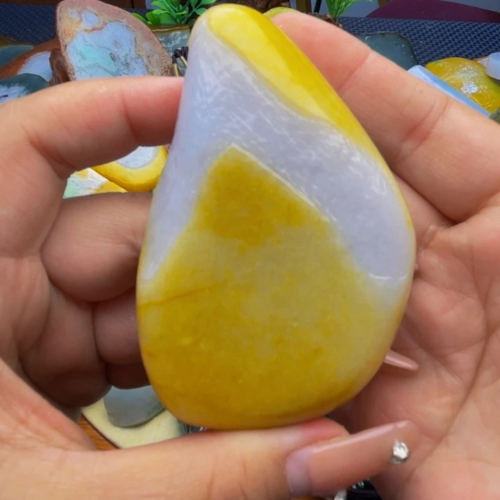 翡翠挂件未镶嵌翡翠