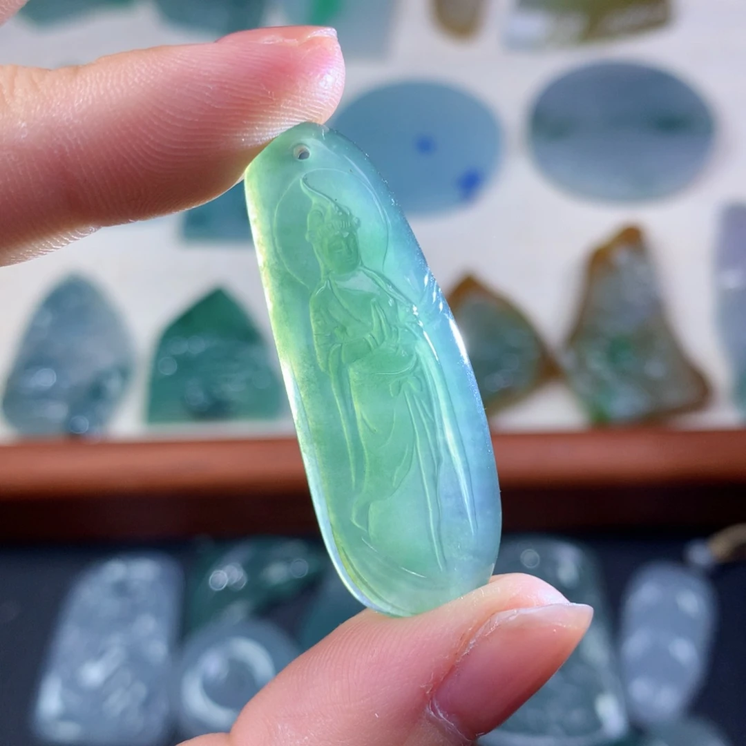 翡翠未镶嵌颈饰包工