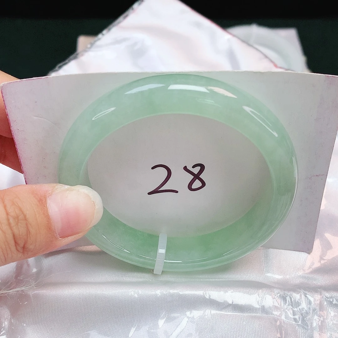 翡翠未镶嵌手镯正圈53.7