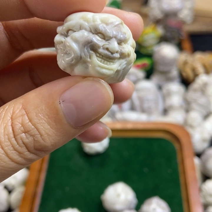 真***子配饰鹿角雕刻一个出