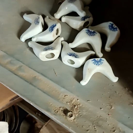 摆件盘子碗茶壶啥都有