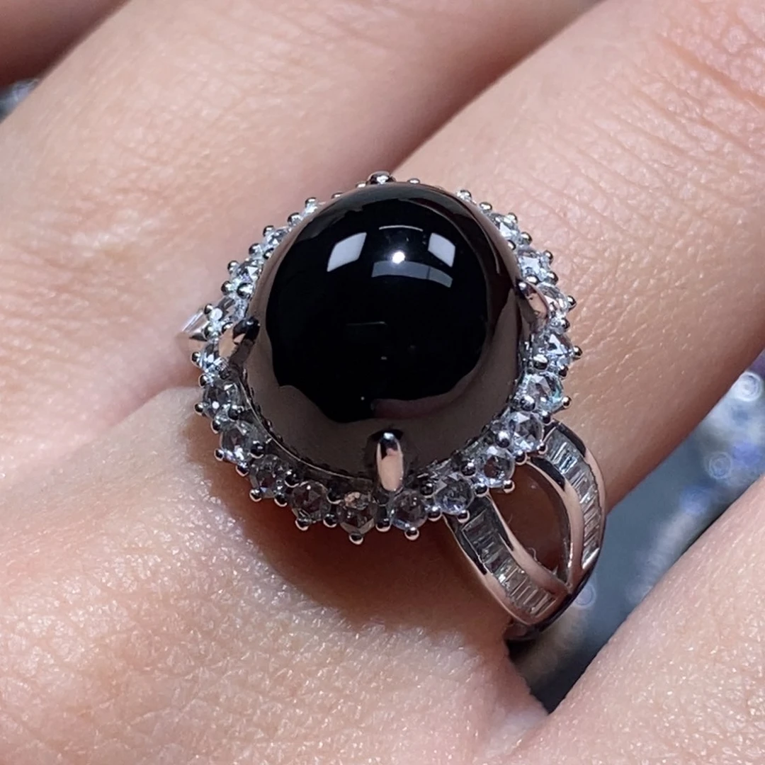 18K金镶嵌戒指翡翠