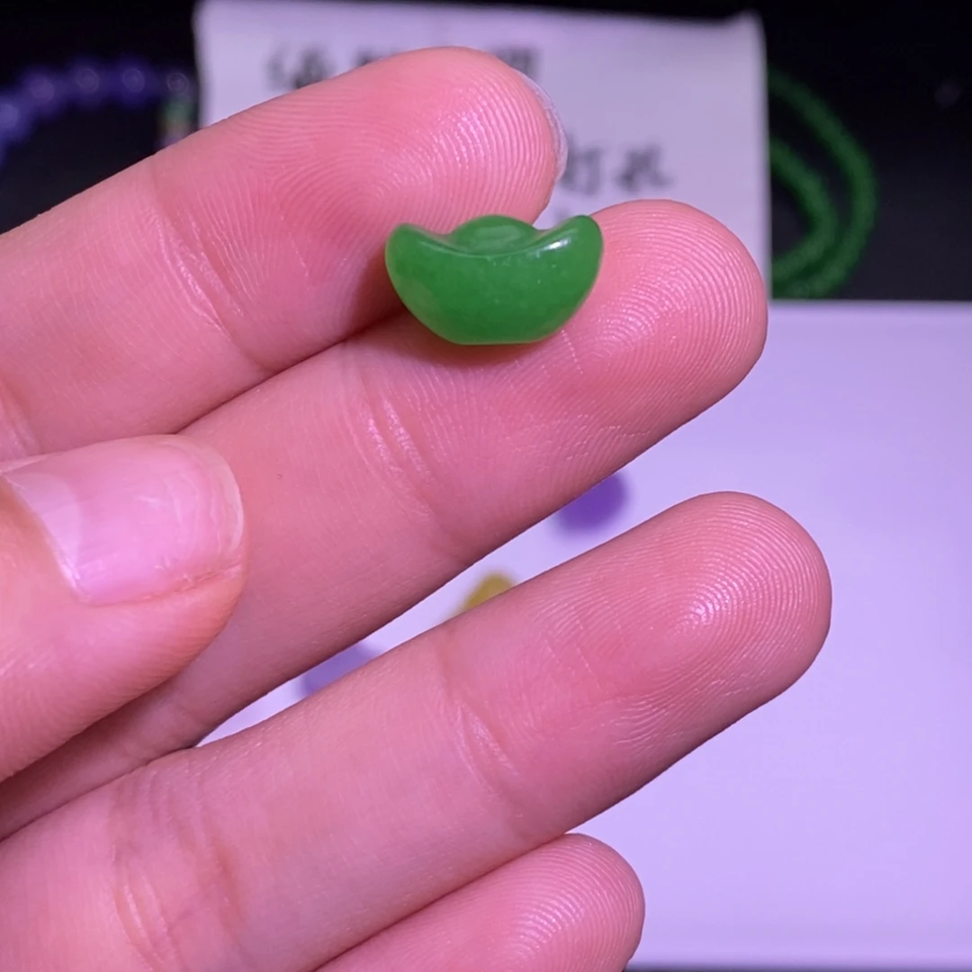 翡翠未镶嵌颈饰吊坠