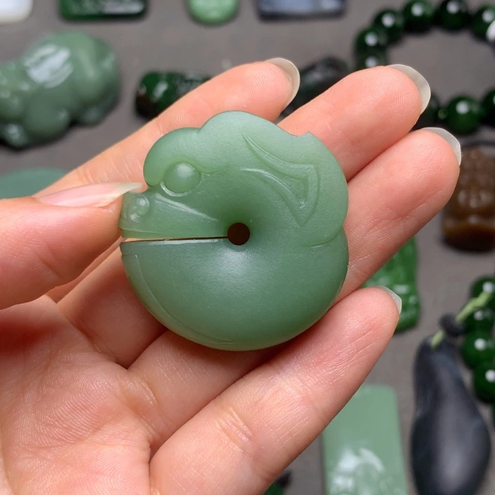 神***）和田玉未镶嵌颈饰