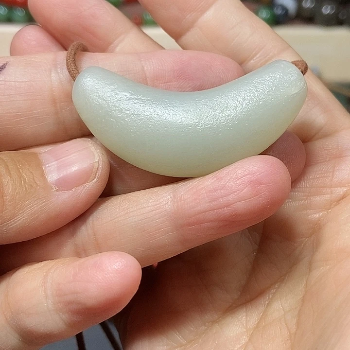 花***开和田玉（糖玉）未镶嵌颈饰