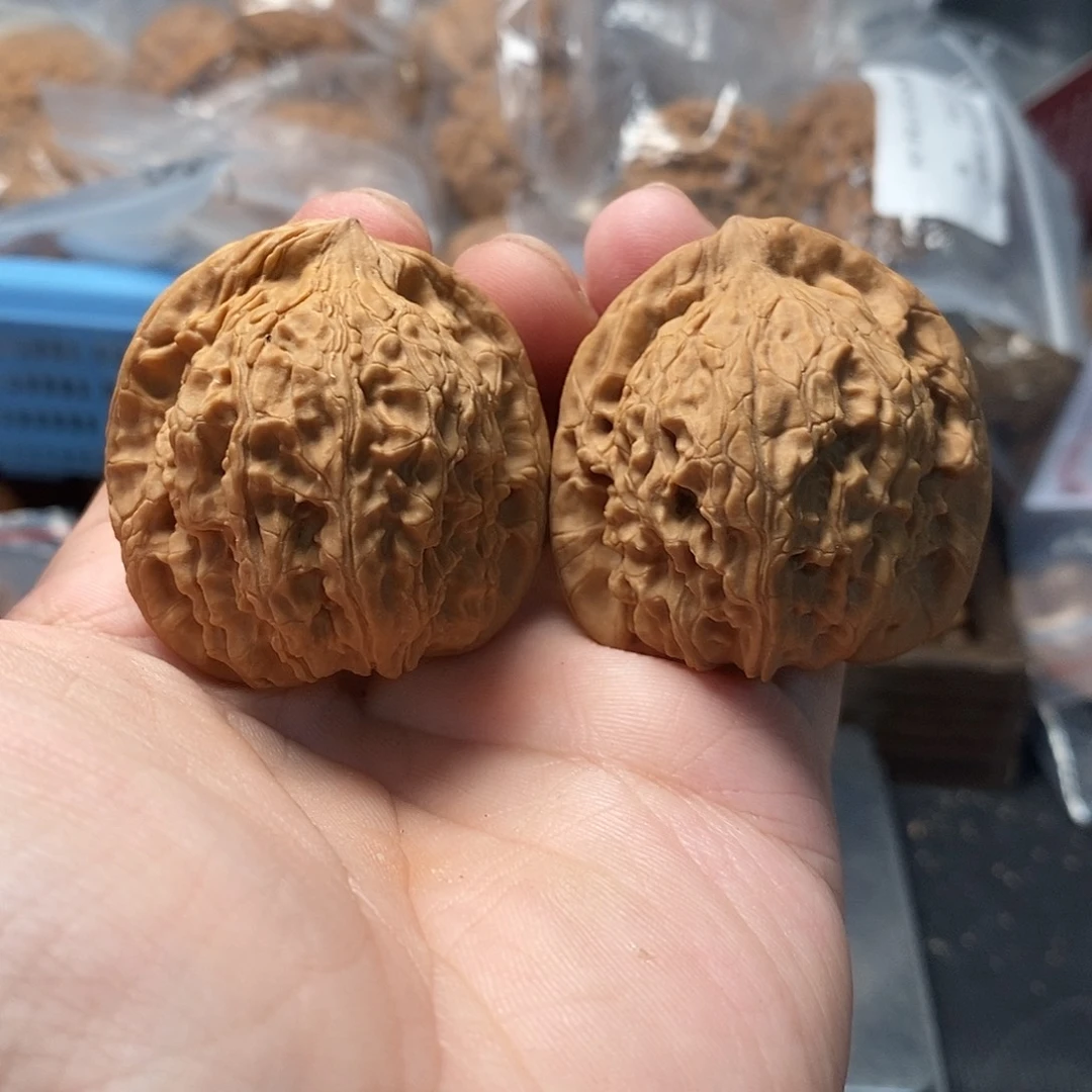 1文玩核桃红狮子41-506