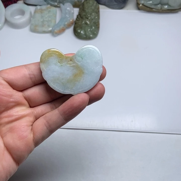 翡翠未镶嵌颈饰如意11