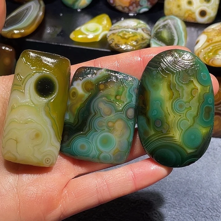 社***录玛瑙/玉髓未镶嵌珠宝奇石