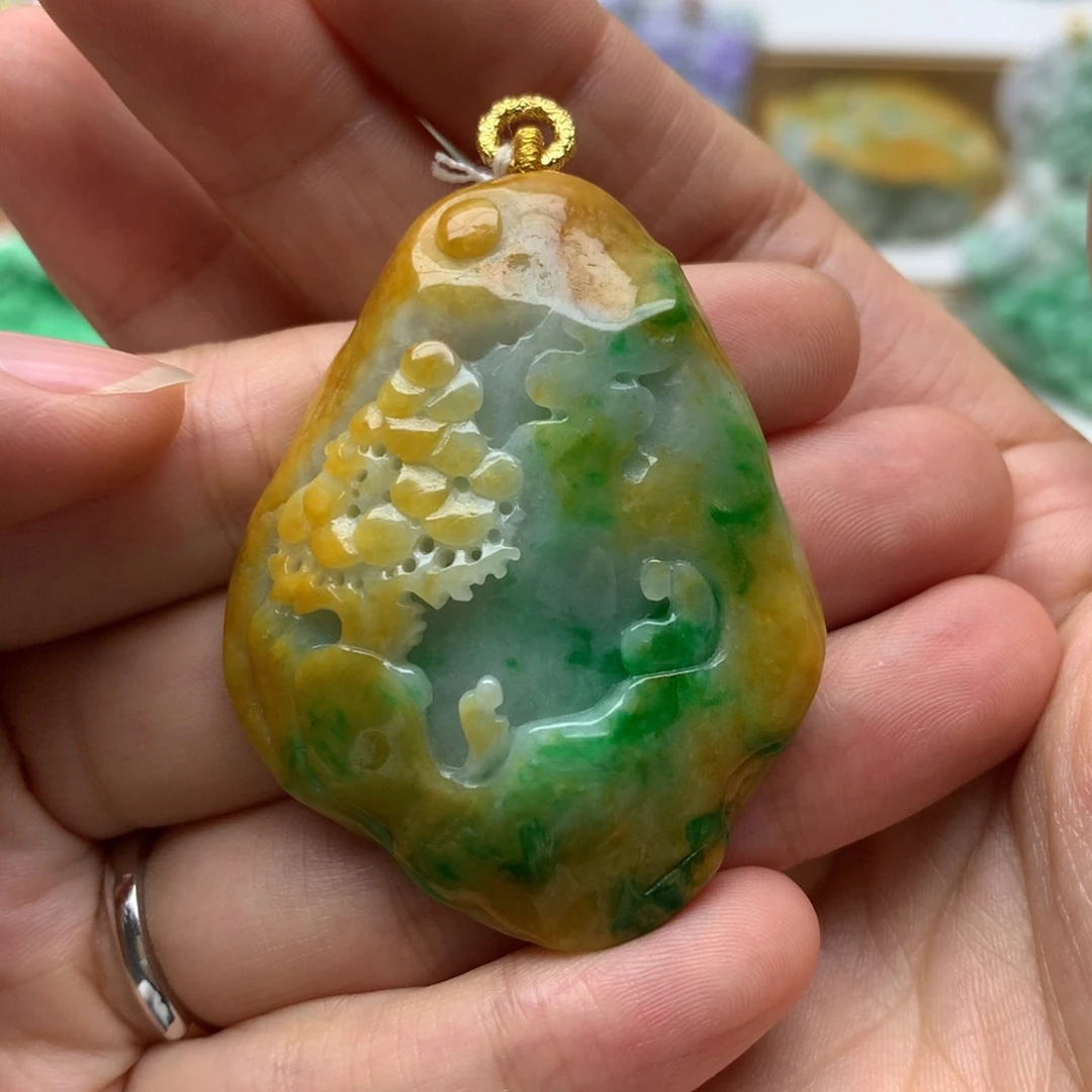 翡翠未镶嵌颈饰翡翠