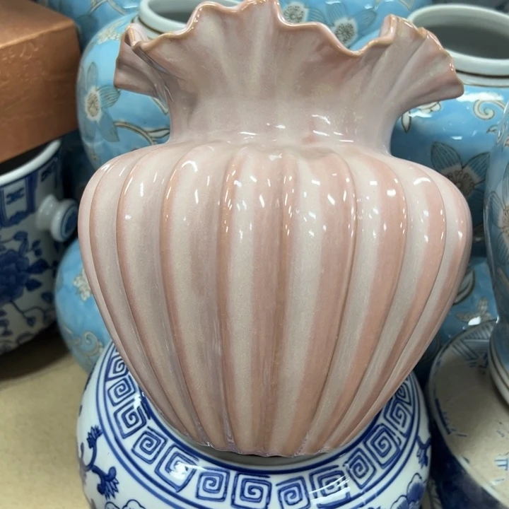 瓷片微瑕陶瓶。。。。。。。。。。。。