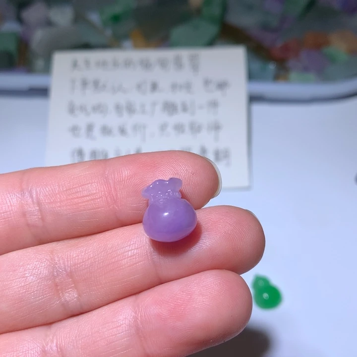 珠****翡翠未镶嵌颈饰翡翠6