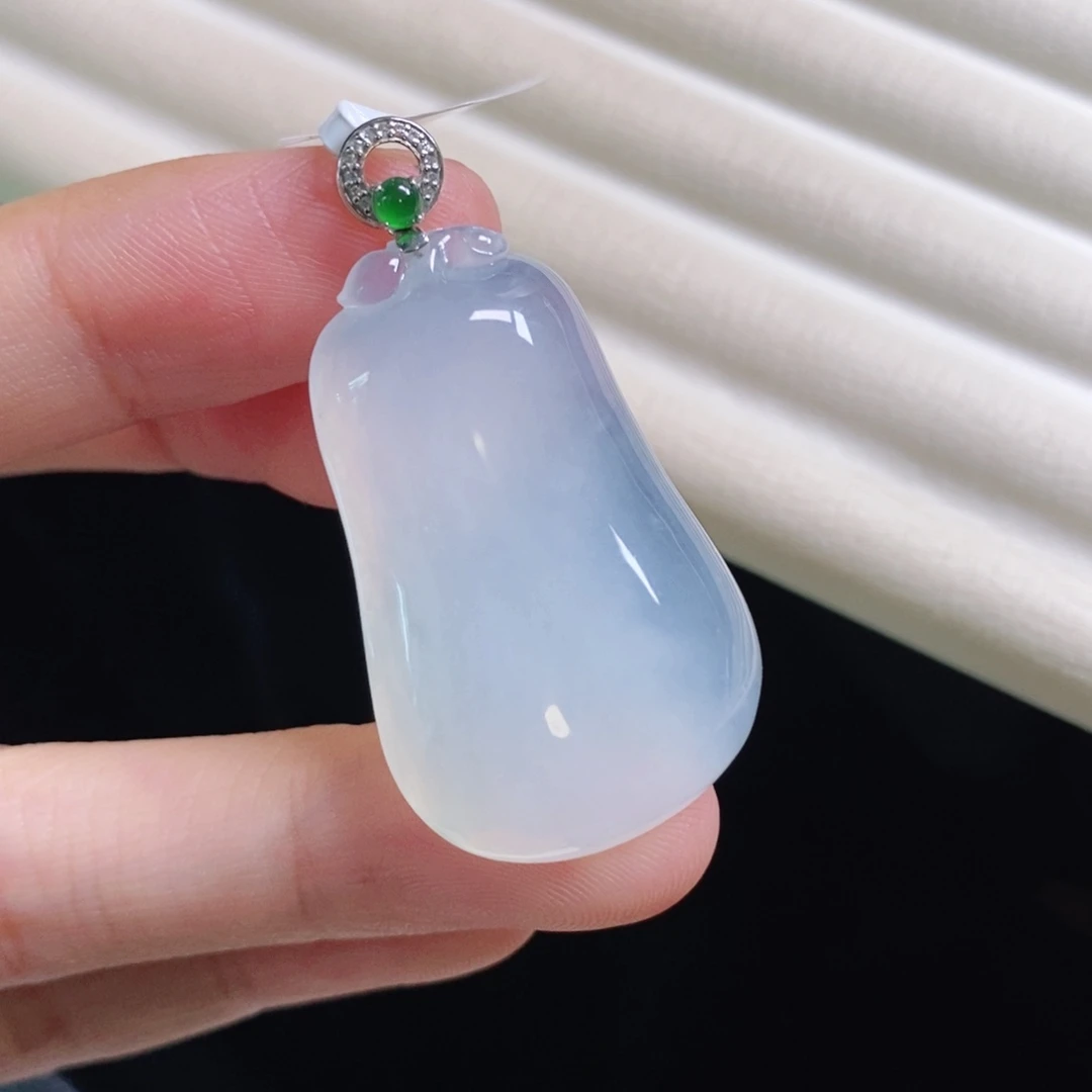 翡翠颈饰18K金镶嵌大瓜