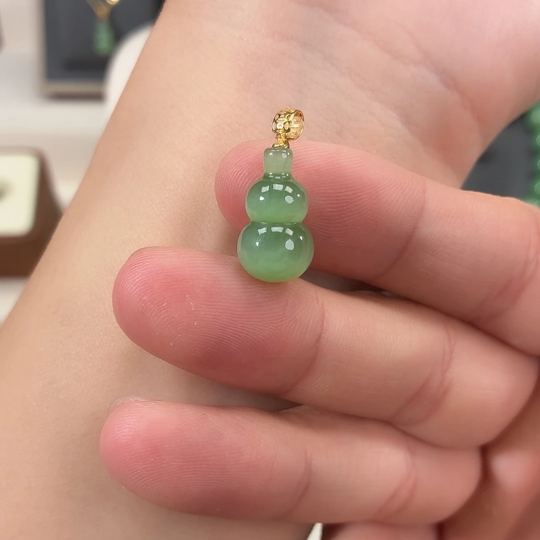 和田玉18K金镶嵌颈饰