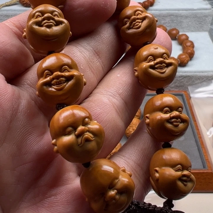 大***生手串橄榄核橄榄核雕工艺制作