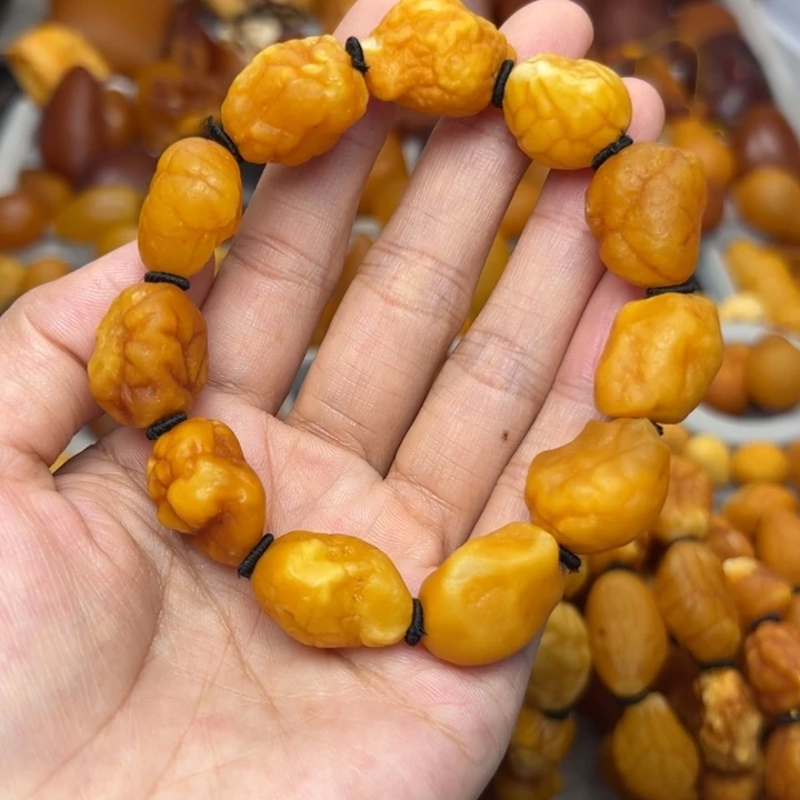 琥珀未镶嵌裸石天然蜜蜡