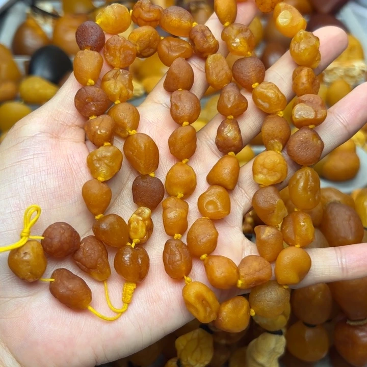 琥珀未镶嵌裸石天然蜜蜡