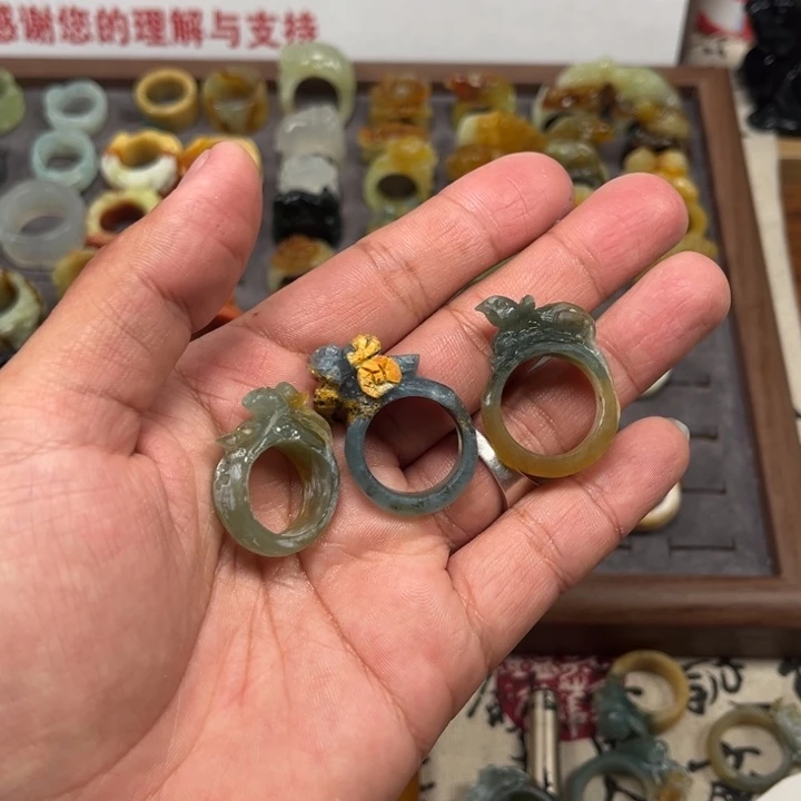 蛇纹石玉戒指合金?**p