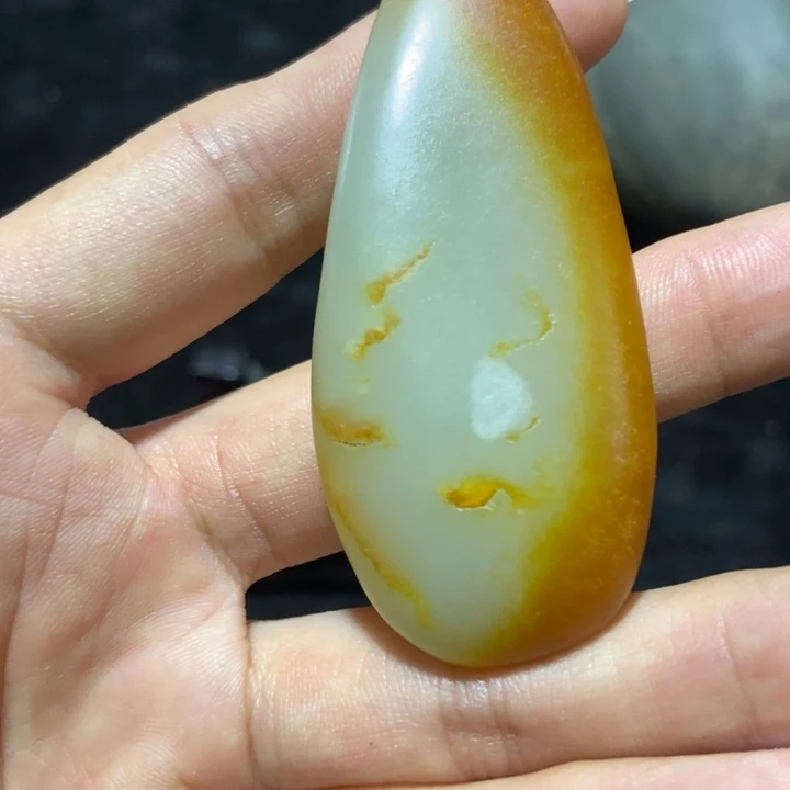 佬***骸和田玉（糖玉）未镶嵌挂件