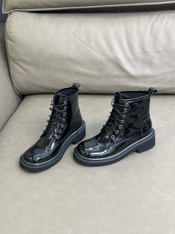 耐脏修面皮常规马丁靴粗跟休闲百搭时装靴靴子英伦风系带