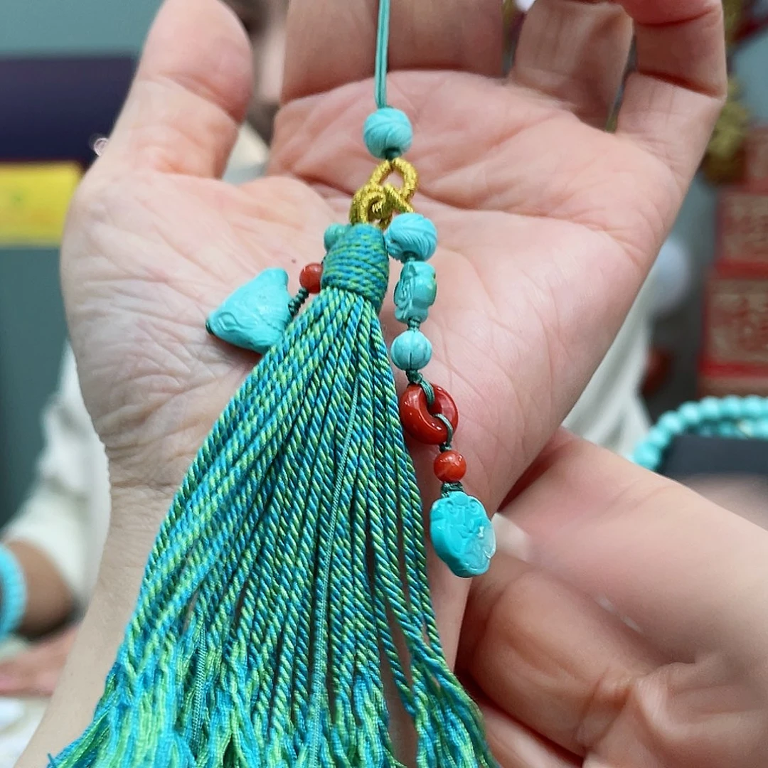 绿松石颈饰未镶嵌