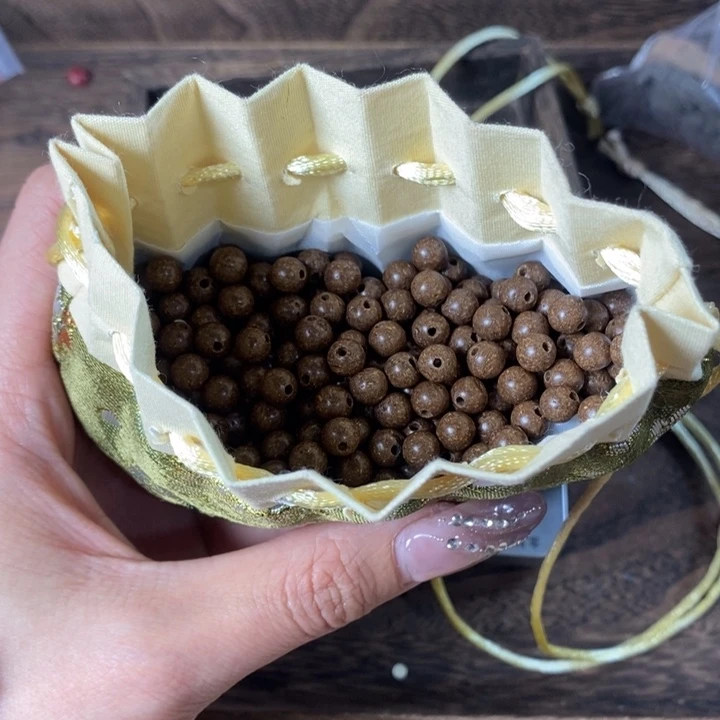 泥塑香韵苏合0.6瑕疵珠香包约50克