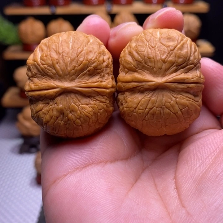 核桃云铁红尊28号