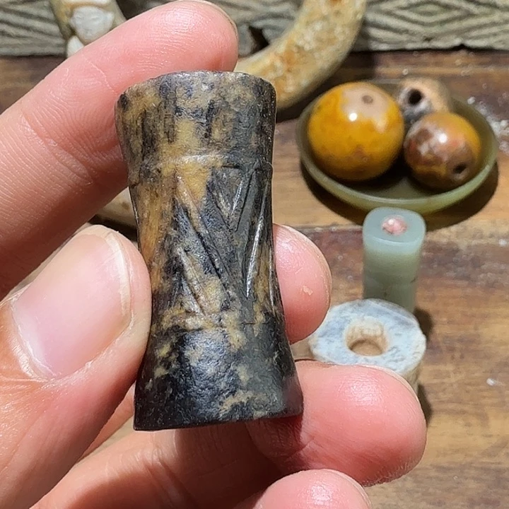 西***帝和田玉未镶嵌颈饰