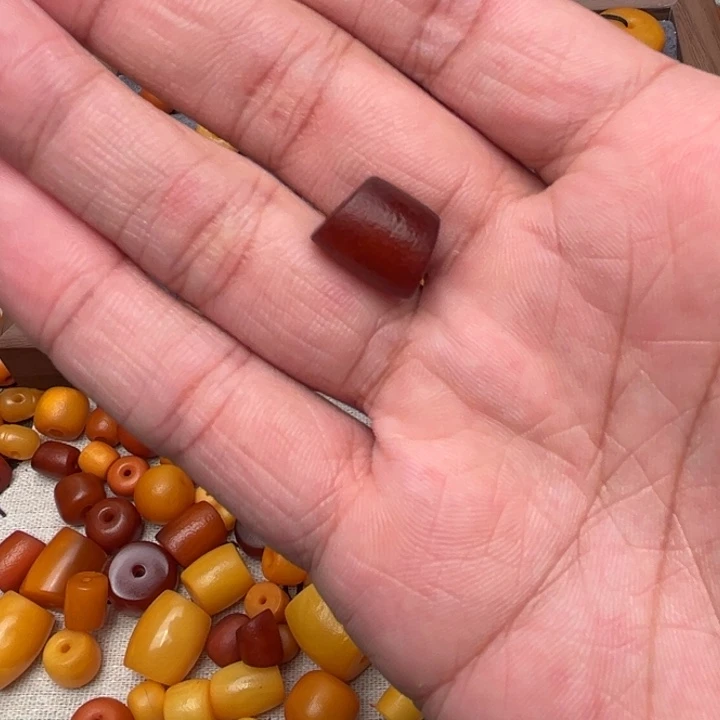 石***9琥珀未镶嵌裸石蜜蜡马蹄