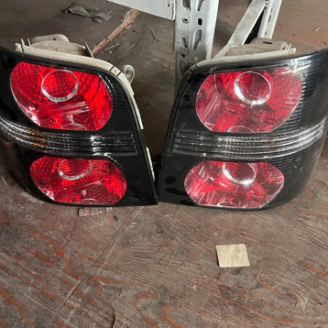 适用于11-15途安尾灯