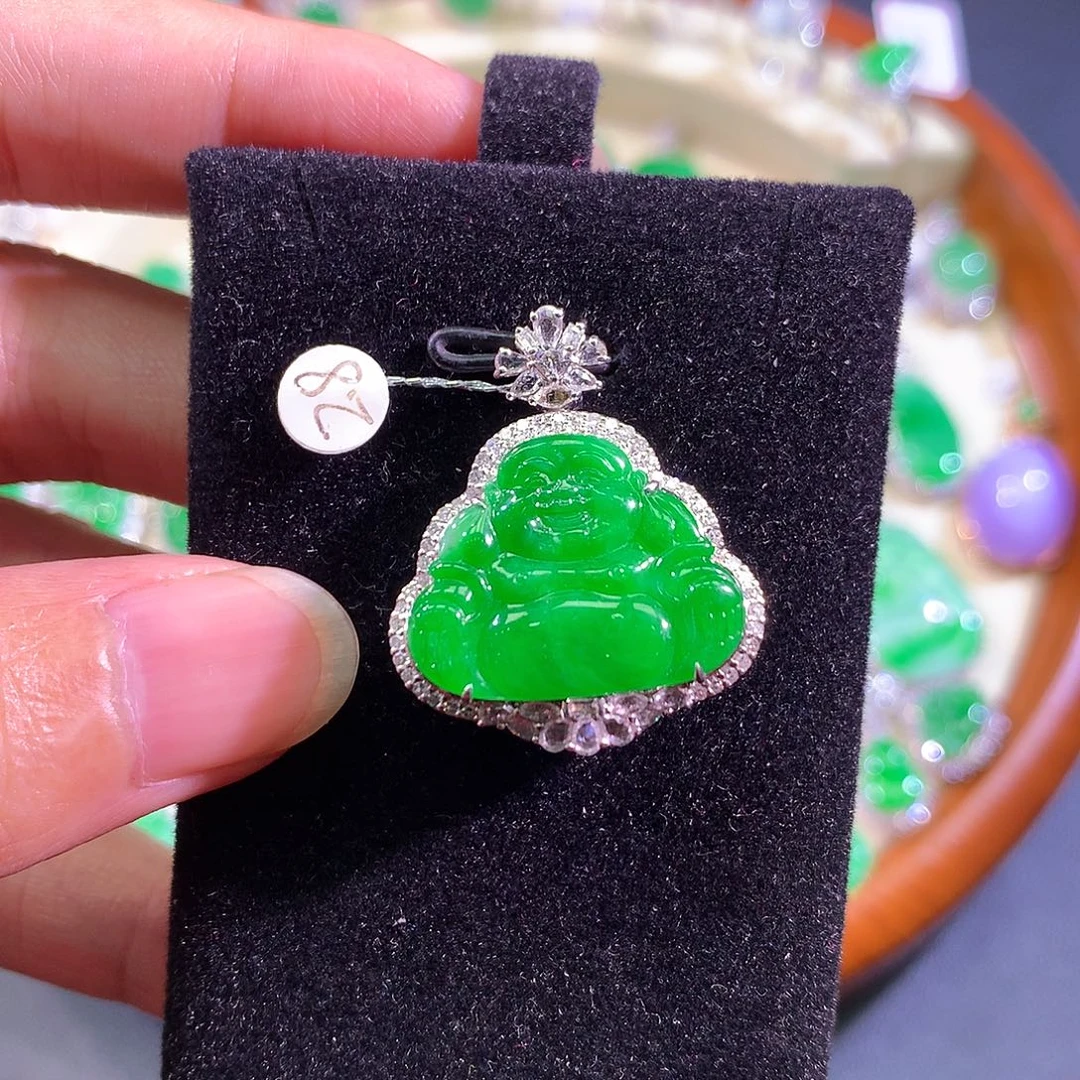 翡翠18K金镶嵌颈饰