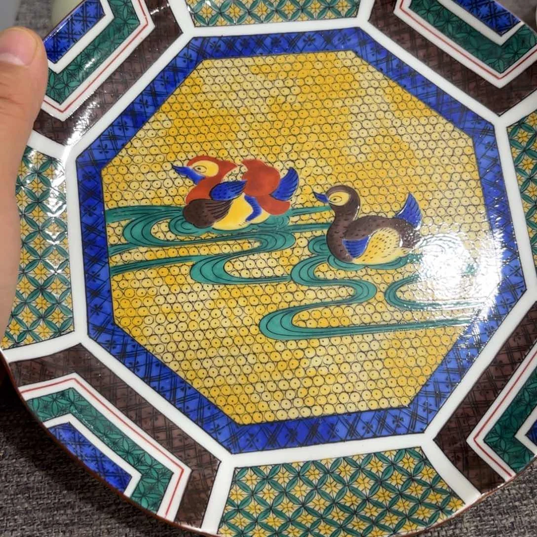 瓷片非常好看的花瓶