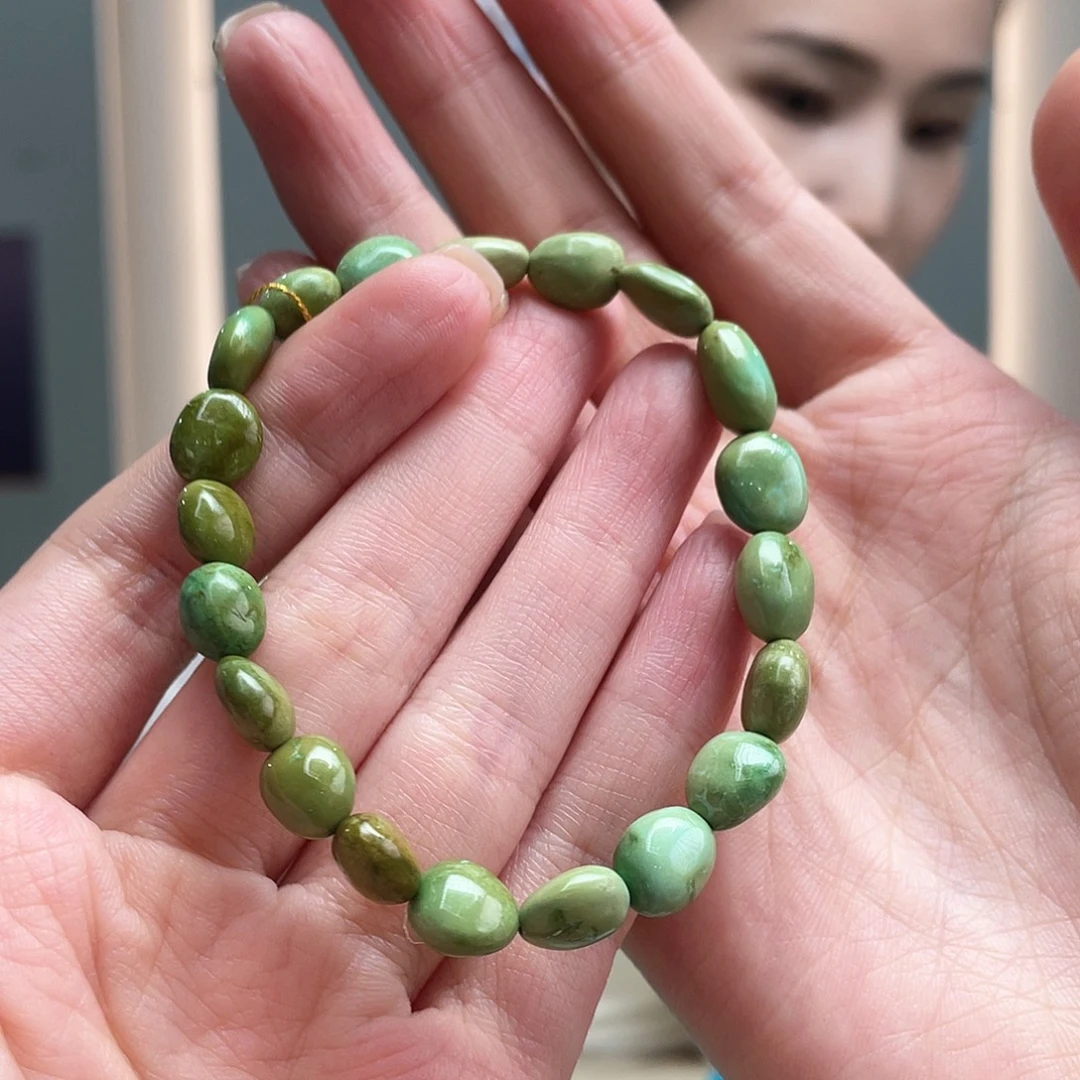 绿松石未镶嵌颈饰