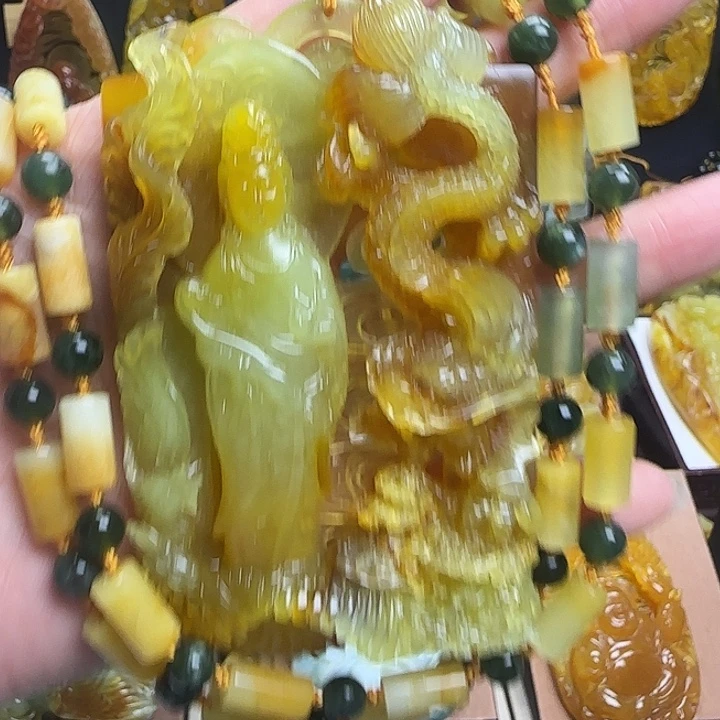 未镶嵌蛇纹石玉颈饰
