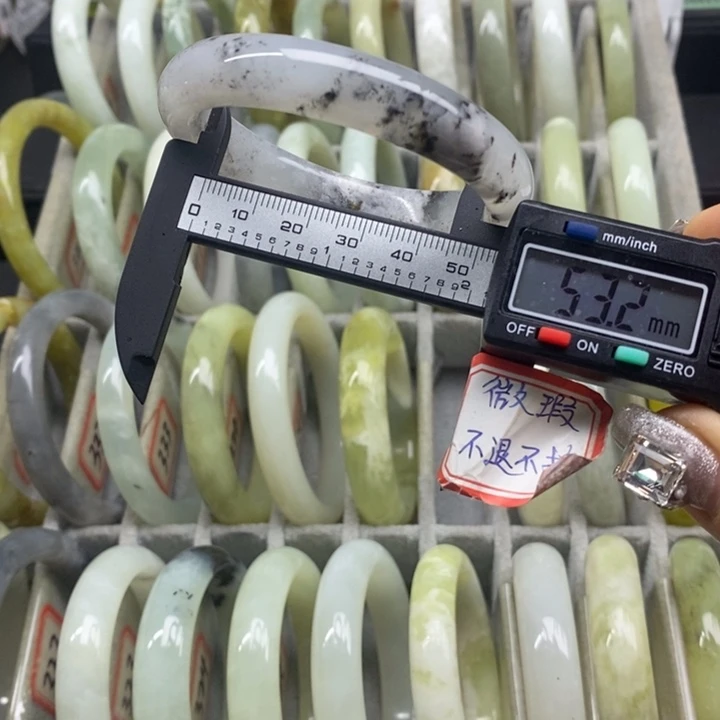 蛇纹石玉手镯337未镶嵌