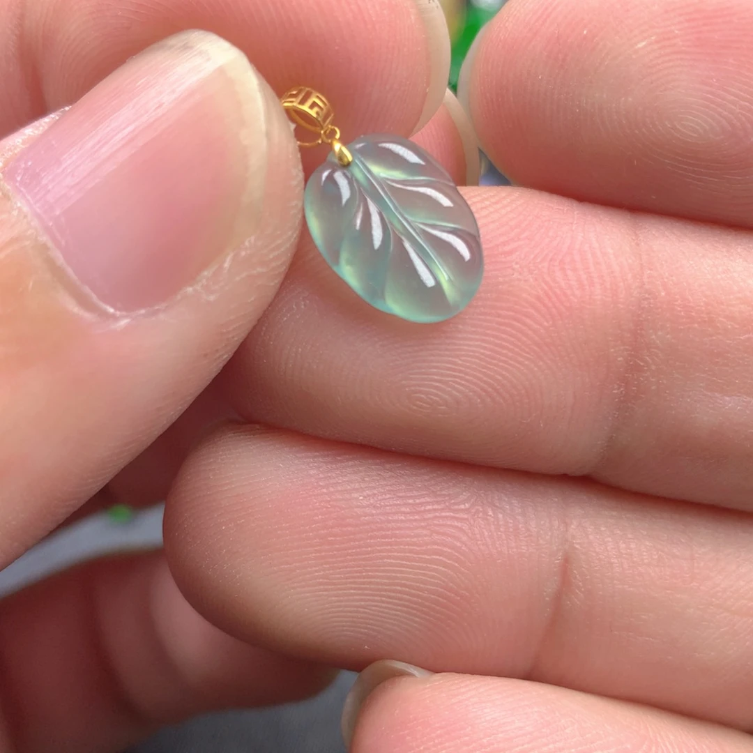 【闪购商品】颈饰18K金镶嵌翡翠翡翠