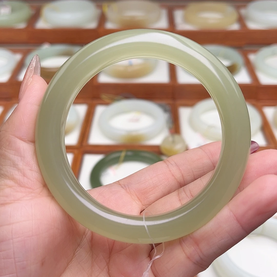 和田玉手镯未镶嵌58