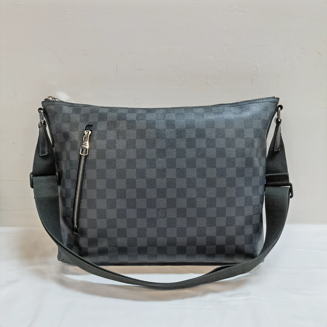 95新 LouisVuitton/路易威登 棋盘格男士中号mick斜挎包邮差包