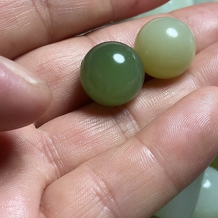 新***一和田玉未镶嵌手链