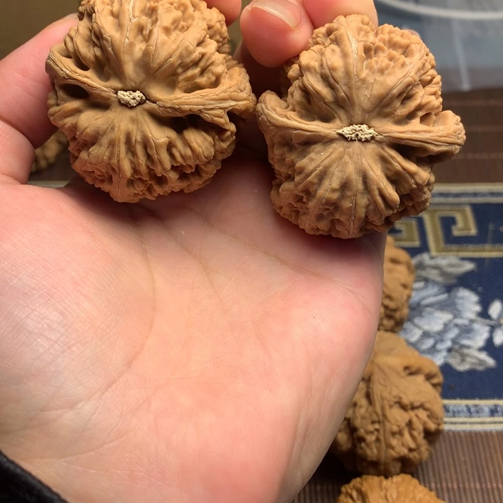 吊坠文玩核桃?****了粗筋