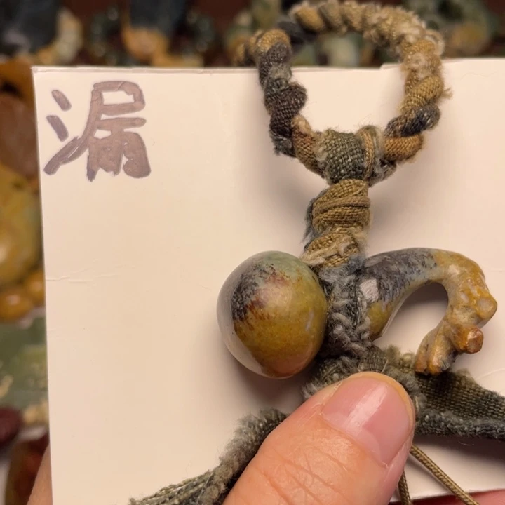 未镶嵌岫岩河磨玉（透闪石质玉）珠宝奇石