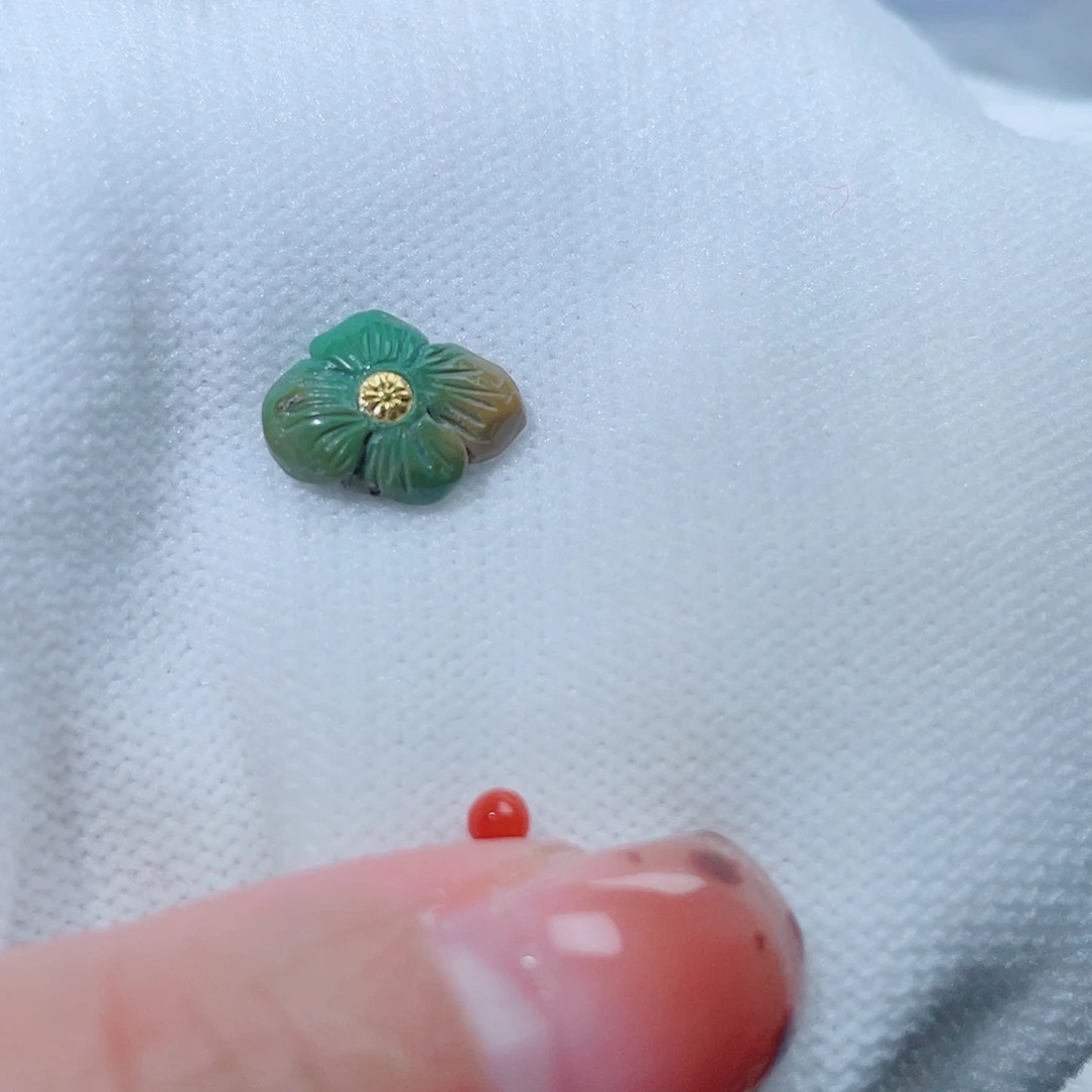 南红玛瑙未镶嵌珠宝奇石