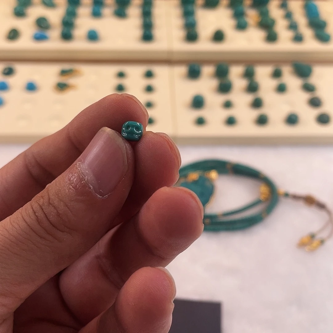 欧***汇绿松石未镶嵌颈饰