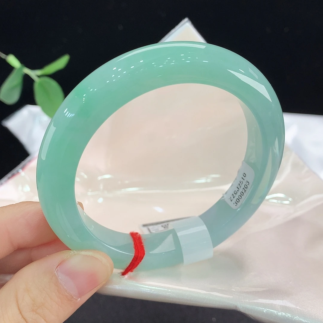 翡翠未镶嵌手镯0203