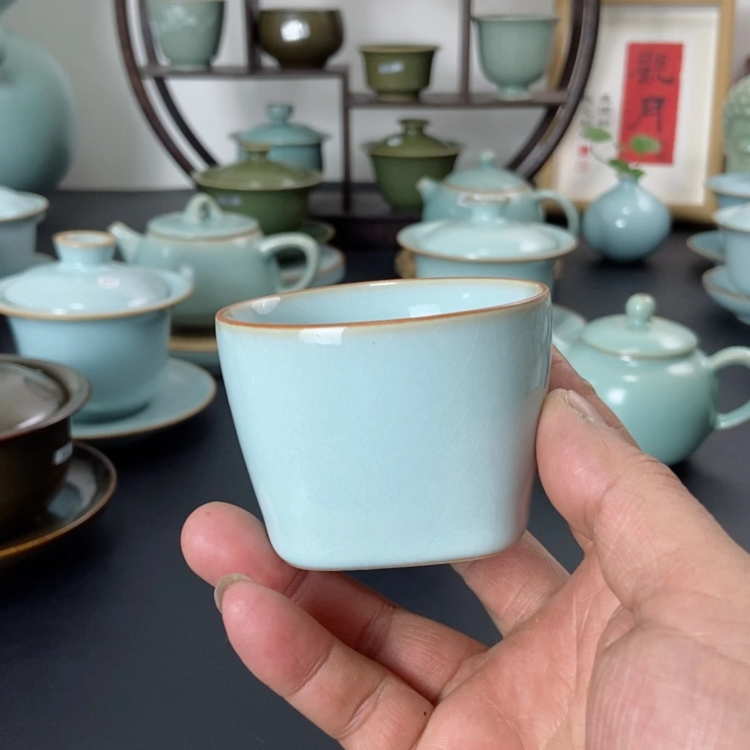 一级品天青釉天圆地方杯