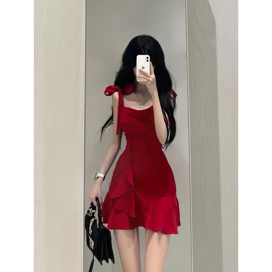 纯欲风辣妹红色吊带连衣裙女夏季新款设计感小众气质收腰显瘦短裙