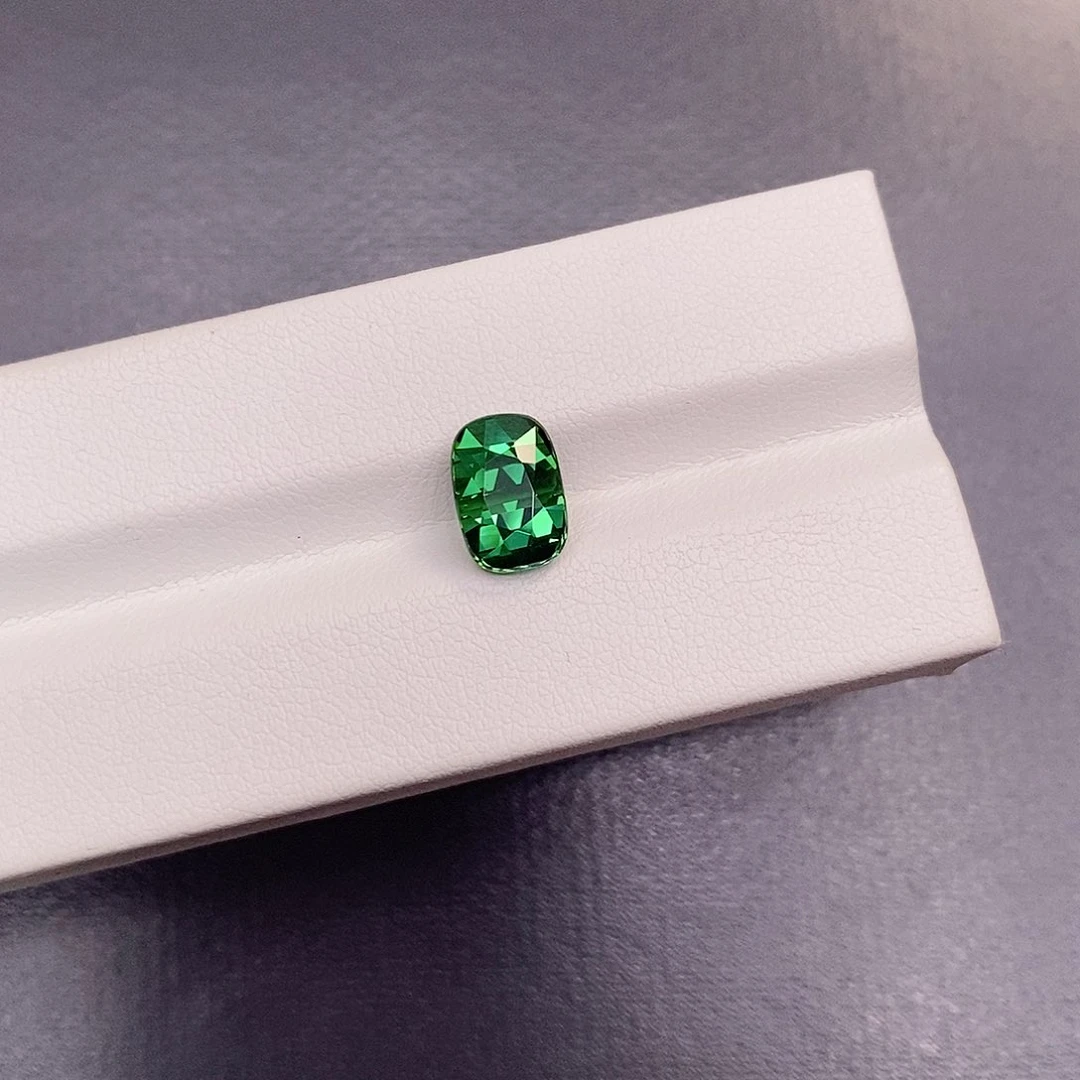 未镶嵌裸石碧玺3.17克拉