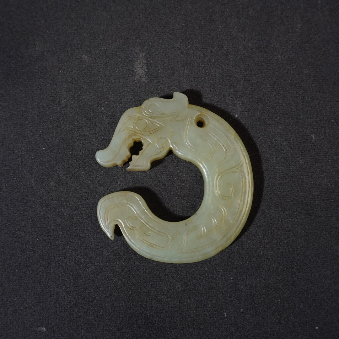 2NW3  清  和田玉龙型玉佩